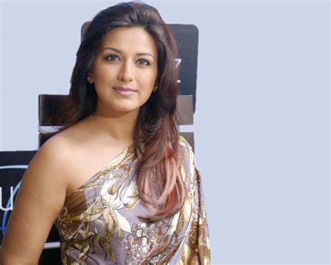 Image captionbollywood star sonali bendre has been documenting her cancer battle for months on social media. Sonali Bendre wallpapers, Sonali Bendre unseen images