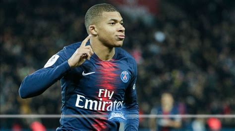 Check out his latest detailed stats including . Confirmado! Kylian Mbappé é capa do FIFA 21 | Observatório ...