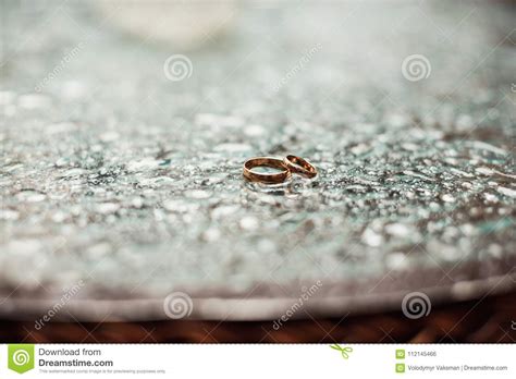 Https://tommynaija.com/wedding/drops Wedding Ring In Water