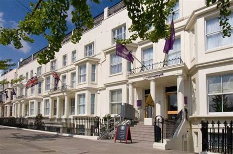 It offers contemporary rooms, free wifi throughout the property and private parking nearby. Premier Inn London Kensington Olympia Hotel, London - overview