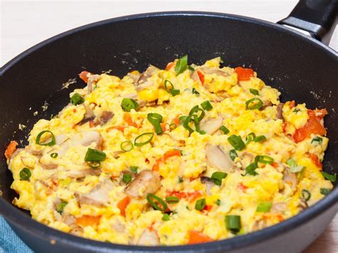 Scrambled Eggs With Vegetables Recipe And Nutrition Eat This Much