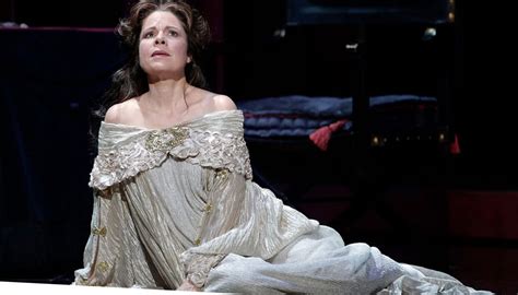 Ana María Martínez﻿ As Carmen In Online La Opera Performance Vida