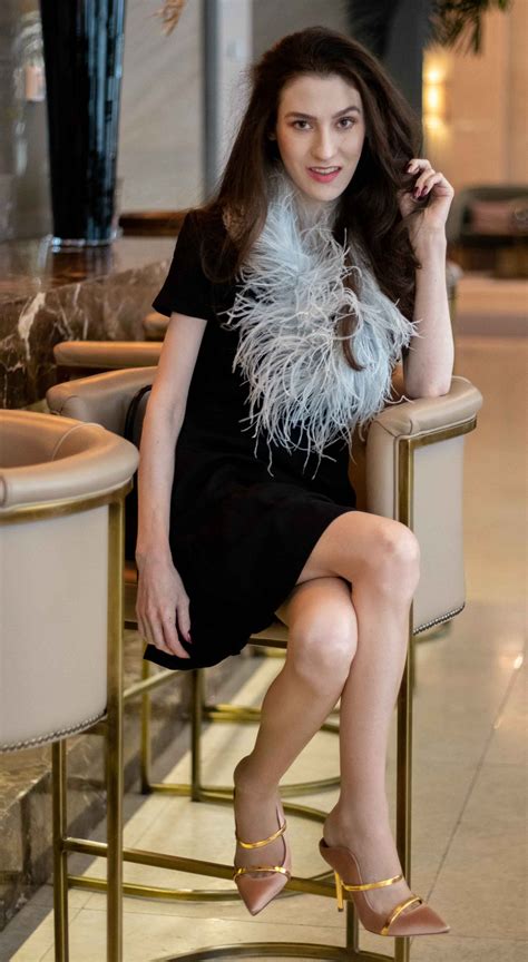 Fashion Blogger Veronika Lipar Of Brunette From Wall Street Sharing How