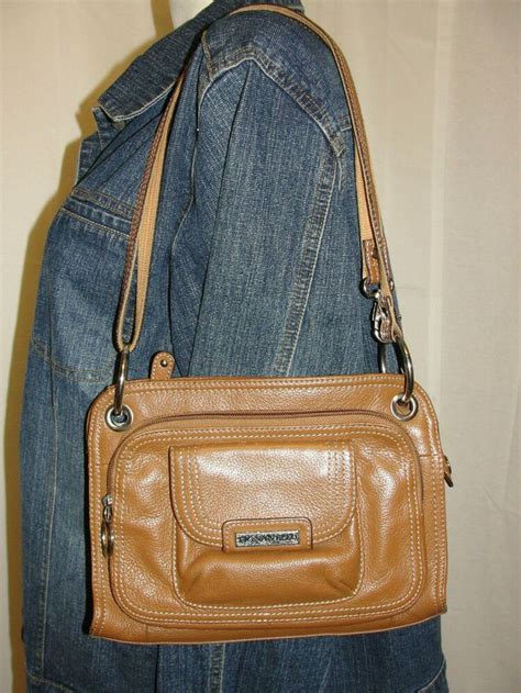 TIGNANELLO Purse Brown Pebble Leather Zip Top Crossbody Bag Shoulder