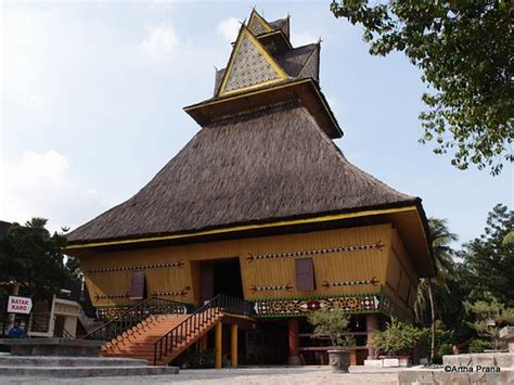Filosofi gorga rumah adat batak toba. Rumah Adat Batak Karo | Artha Prana | Flickr