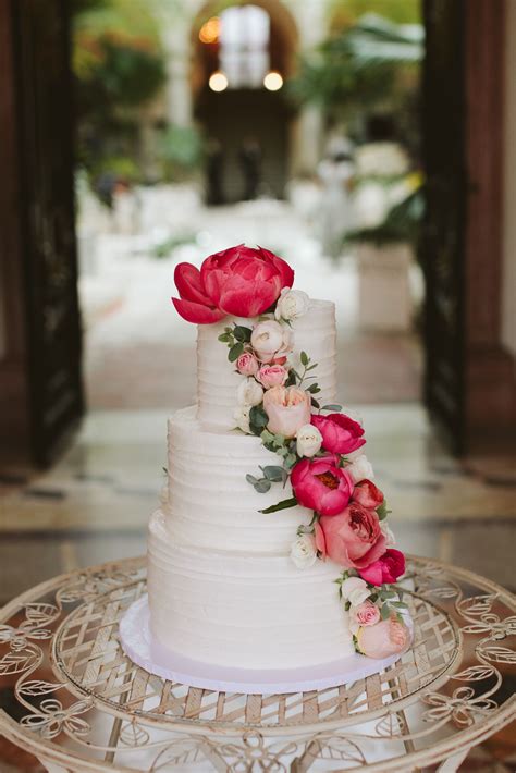Buttercream Cake With Fresh Pink Peonies