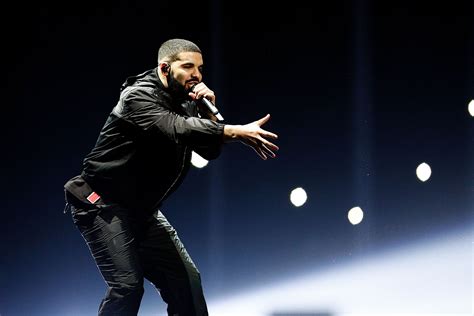 Drake Stopped His Concert To Call Out A Guy Groping Women At His Show