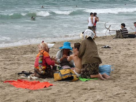 Three Hands Massage At Kuta Beach Make Sure To Bargain It Well Kuta Beach Bali Bali Travel