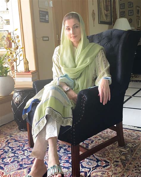 Maryam Nawaz Age Scandal With Captain Safdar Beautiful Hot Pictures