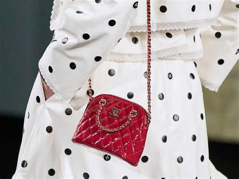Mini Bags Reigned Supreme On The Chanel Spring Runway Fashionfbi