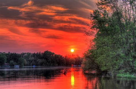 Sunset Over A Peaceful Lake Fondo De Pantalla Hd Fondo De Escritorio