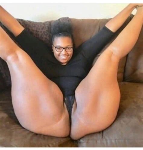Mujeres Negras Atractivas En Pantalones De Yoga Fotos Porno