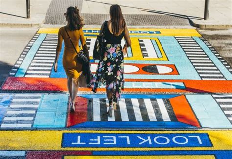 Пешачки премин во Лондон претворен во уметничко дело