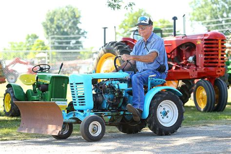 Mid America Threshing And Antique Tractor Show News