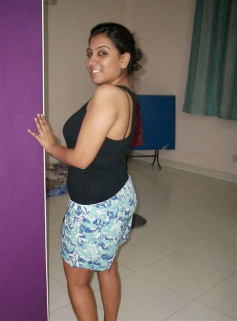Sri Lankan Hot Desi Girls In Room Beautiful Photos Beautiful Desi