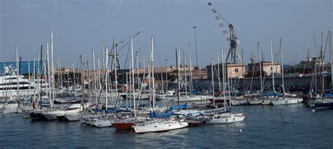 00 39 le port de livourne (livorno en italien) est située en toscane, important port de ferries vers la. Livourne Port de Plaisance de Livorno (Toscane, Italie ...