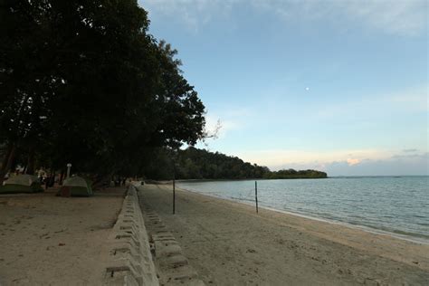 Ia adalah pantai yang tidak berapa ramai pengunjung dan sesuai dengan mereka yang mengingkan percutian privasi untuk mereka yang berkahwin atau honeymoon. Lure of Mersing beaches | New Straits Times | Malaysia ...