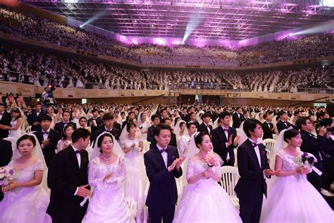 Mass Wedding At Moonies Church In South Korea Sees 4000 Couples Tie