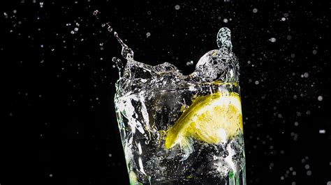 Download Wallpaper 1920x1080 Glass Lemon Spray Drops Liquid Water