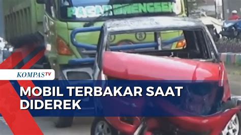 Sebuah Minibus Terbakar Di Jakarta Timur Api Berkobar Saat Mobil