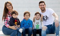Beautiful family photos of Lionel Messi, his wife and their three sons ...
