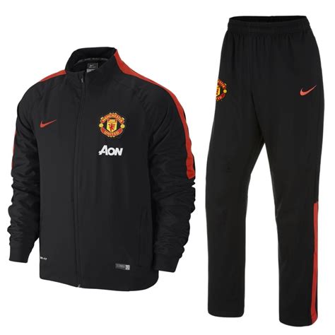 Verkaufe hier mein selten getragenen trainingsanzug von manchester united (adidas) in der größe m einzelpreis : Manchester United FC Präsentation Trainingsanzug 2014/15 ...