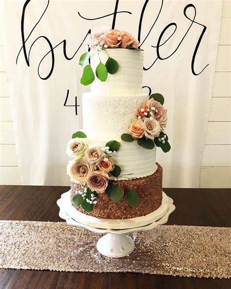 29 Beautiful Wedding Cake With Roses Decoration