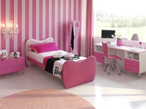 Barbie pink plastic bedroom wardrobe dollhouse with mirror furniture accessories. Room for a Barbie Princess from Doimo Cityline - DigsDigs