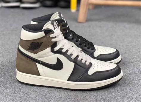 Before travis scott infiltrated the sneaker scene and put his magical touch on the air jordan 1, the silhouette itself was never really inclined to lean on that of earthy tones for stylization. Air Jordan 1 "Dark Mocha" Arriving Summer 2020 ...