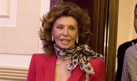 Always Fabulous Sophia Loren Looks As Glamorous As Ever In Red At