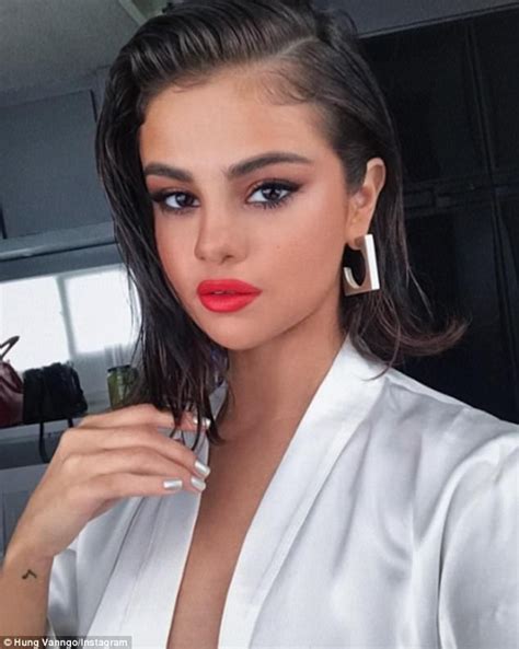It Is Me Selena Gomez S Makeup Artist Hung Vanngo Shared A Shot Of The Star Rocking A Glamorous