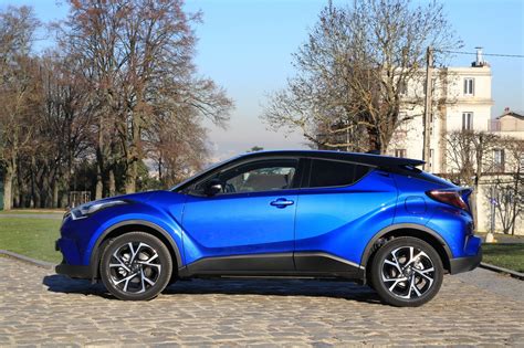 Servicing is recommended annually or every 10,000km and is capped at $226 for the first service, $309 for the second, $236 for the third, $435 for the fourth and $245 for the fifth. Essai comparatif Toyota C-HR vs Nissan Qashqai : chacun sa ...