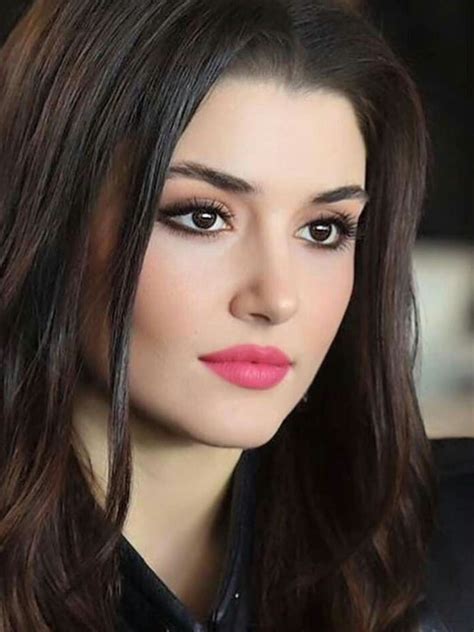 Pin By Chiro Cuevas On Handeerce Brunette Beauty Turkish Women Beautiful Beauty Girl