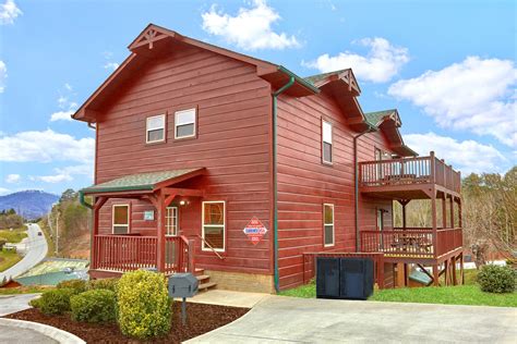 Bear Cove Lodge Premium 6 Bedroom Pigeon Forge Cabin With Game Room