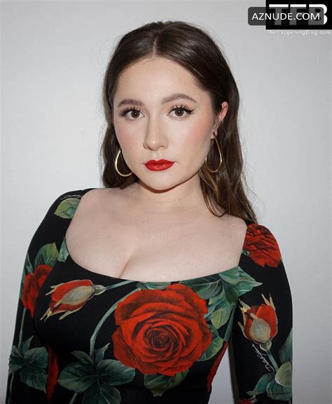 Emma Kenney Sexy Photos Collection From Various Social Media Posts