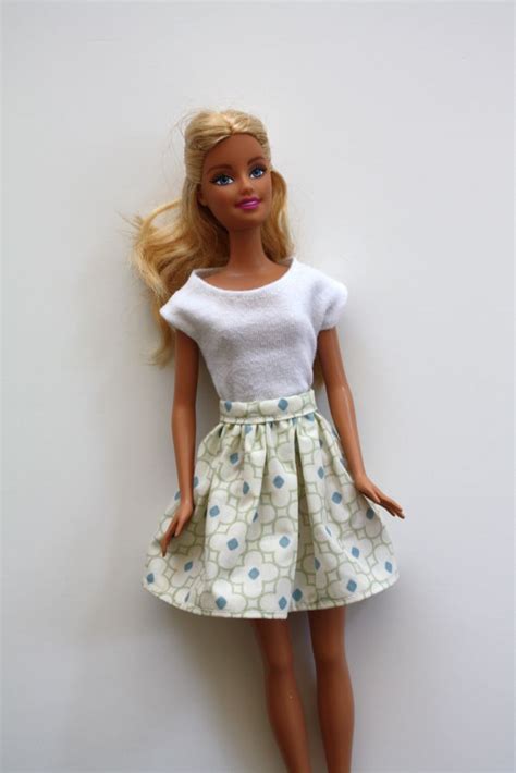 Froufy Barbie Skirt Tutorial