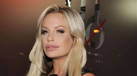 Sie vermutet, dass diese ihr k.o. Model Gina-Lisa Lohfink ändert ihren Look für Video von ...