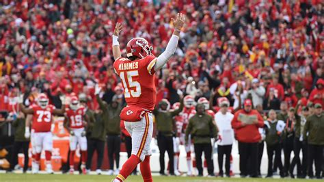 Patrick Mahomes Throws Pair Of Touchdowns In Chiefs Win
