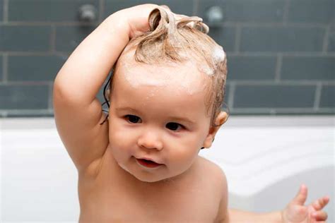 El Baño Del Bebé Consejos Para Bañar A Tu Bebé Bañar Al Recién Nacido