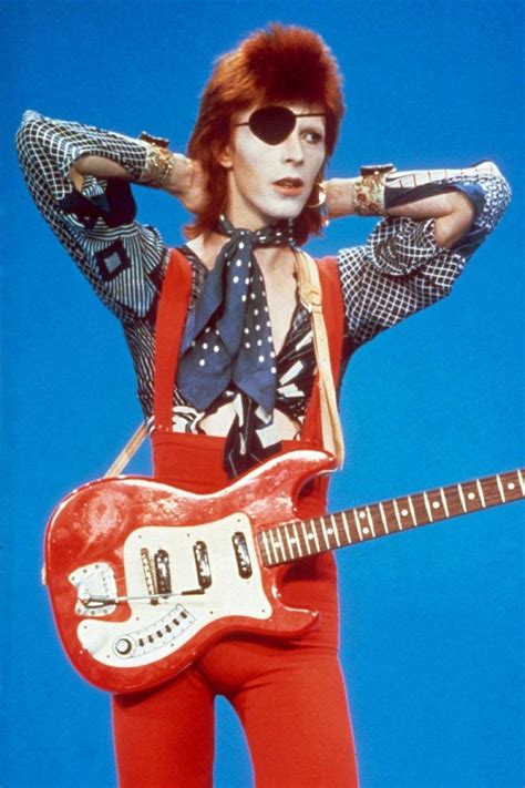 8 января 1947, брикстон, ламбет, лондон, англия — 10 января 2016, манхэттен. David Bowie Style File - Fashion History In Pictures ...