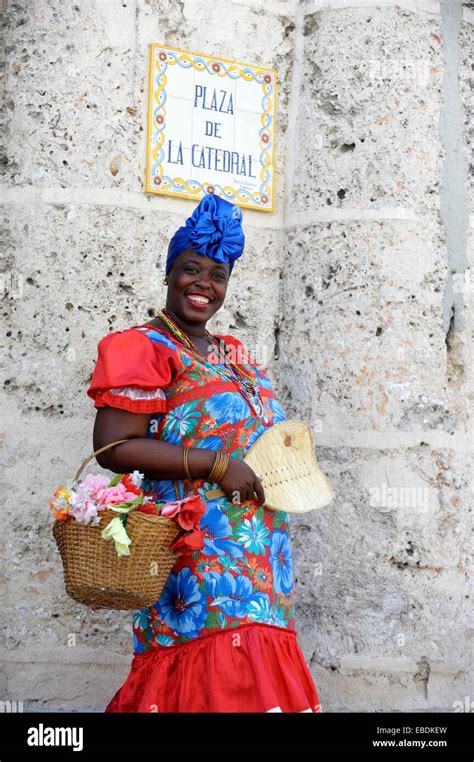 Color Costume Cuba Cuban Fotos Und Bildmaterial In Hoher Aufl Sung