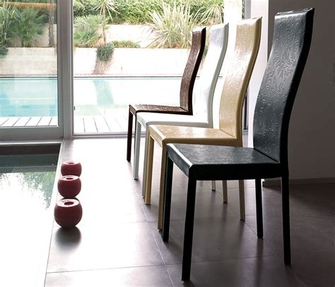 Chez boconcept, nous proposons des chaises design contemporaines pour la salle à manger, la cuisine, le salon ou le bureau. Chaises salle à manger modernes - tout est dans la sobriété