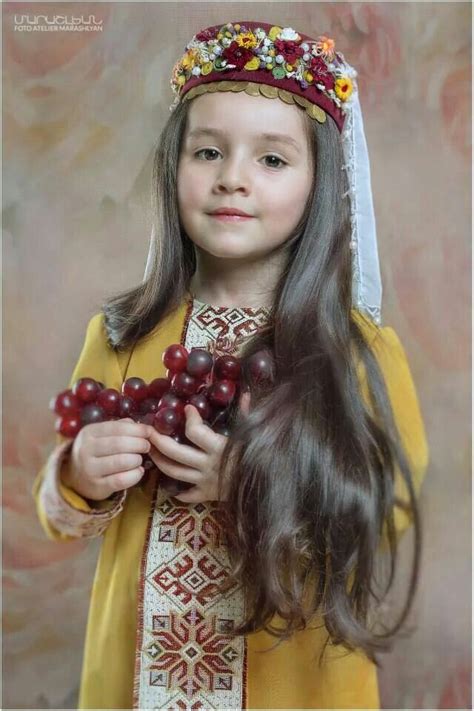 The armenian people are an ethnic group that make up the vast majority of the population of the republic of armenia, as well as a large diaspora population around the world. Տարազով երեխա | child in traditional dress Foto Atelier ...