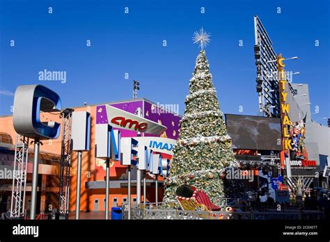 Christmas Tree At Citywalk Mall Universal Studios Hollywood Los Angeles California Usa
