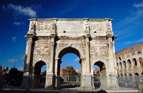 Monumentos En Roma Italia