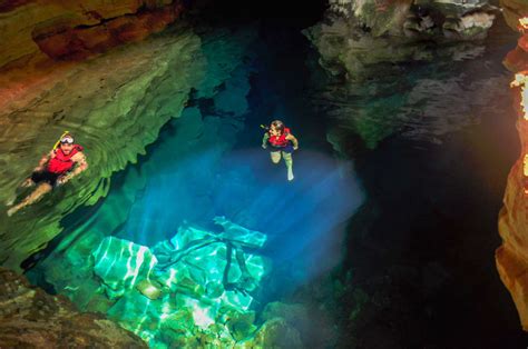15 Impressive Underwater Caves That Will Mesmerize You Page 7