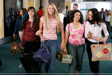 Some parts of the books are deep/sad and others are funny and lighthearted. The Sisterhood of the Traveling Pants movie stills - Blake Lively Photo (11512913) - Fanpop