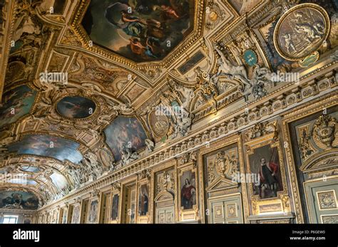 Inside The Louvre Museum Stock Photo Alamy