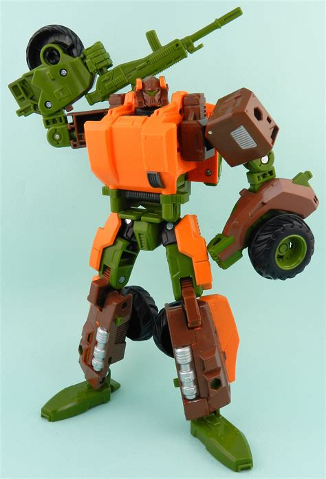 Tfw2005s Generations Voyager Roadbuster In Hand Gallery Transformers