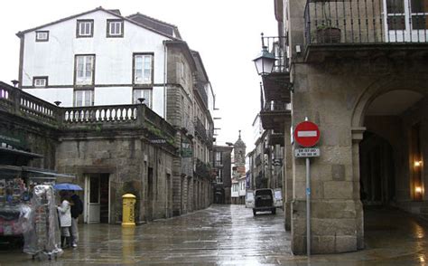 Si es fuerte y cortita será chuvascada; Navidad clásica en Santiago: Lluvia y frío